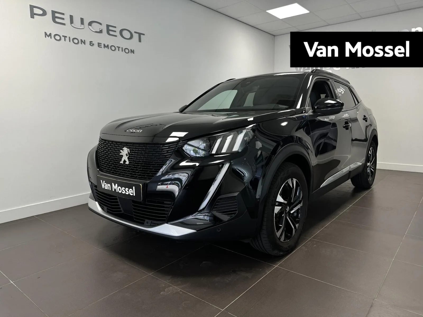 Peugeot e-2008 (2023) — foto 1