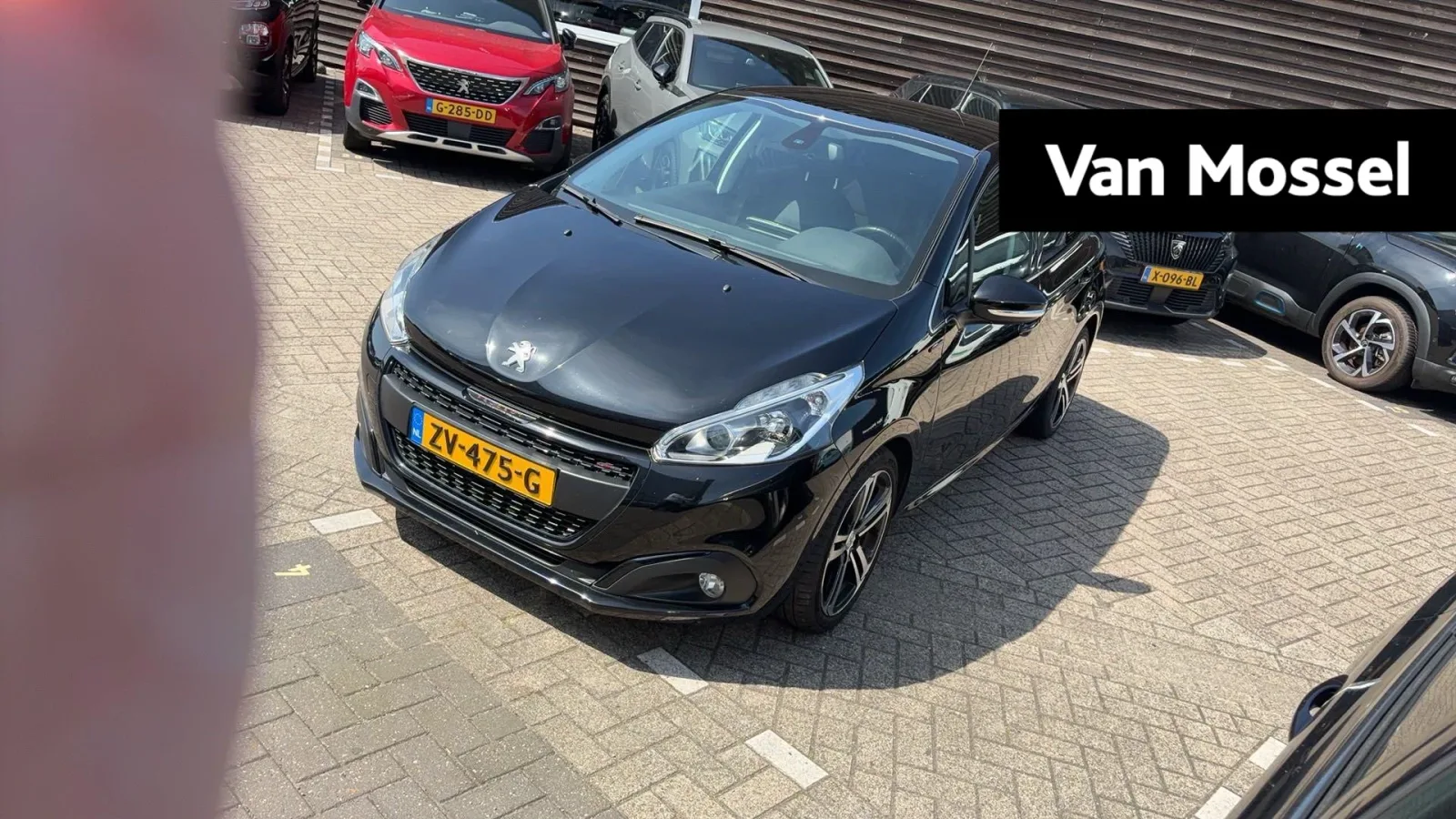Peugeot 208 (2018) — foto 1