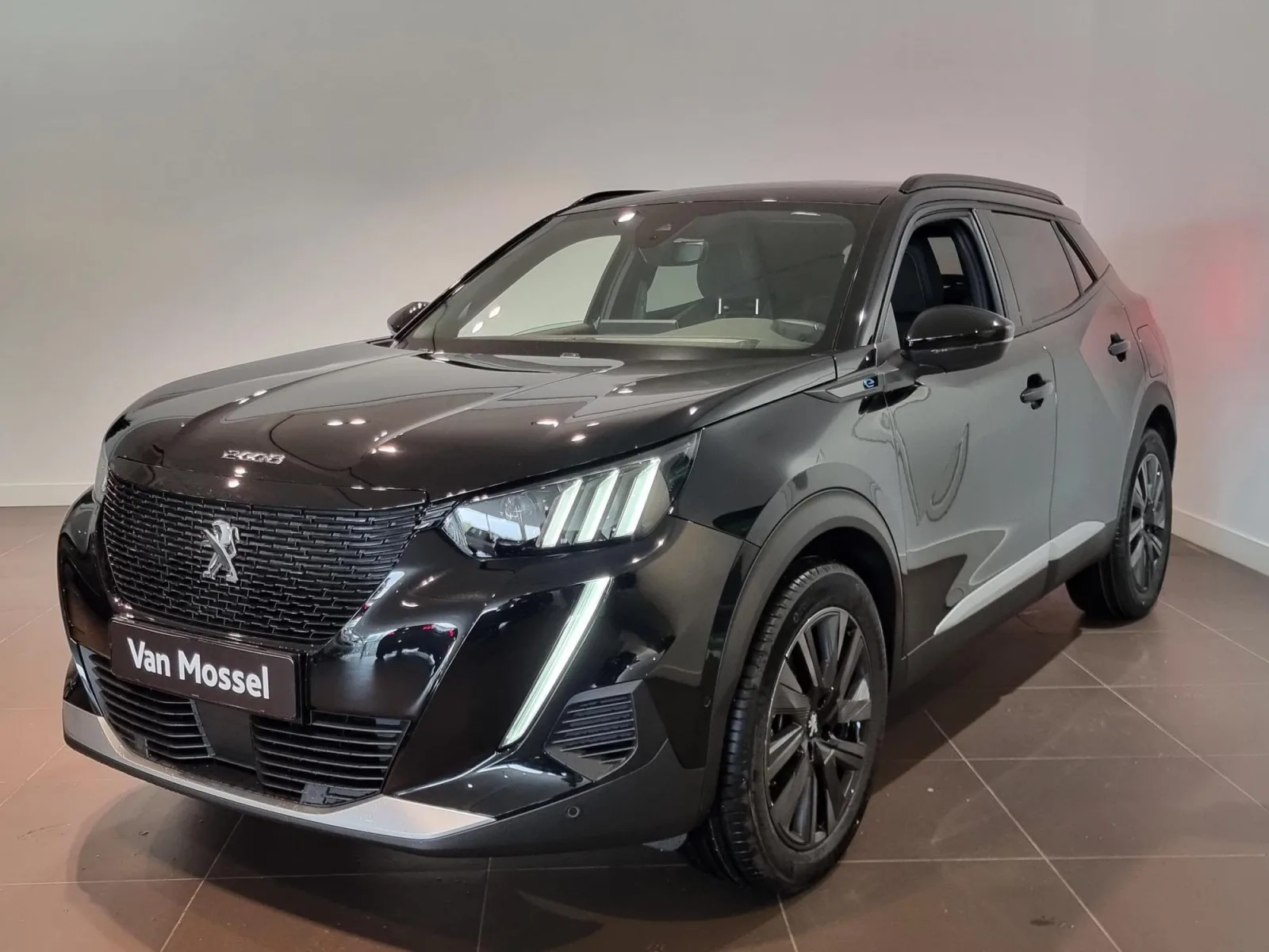 Peugeot e-2008 (2023) — foto 1