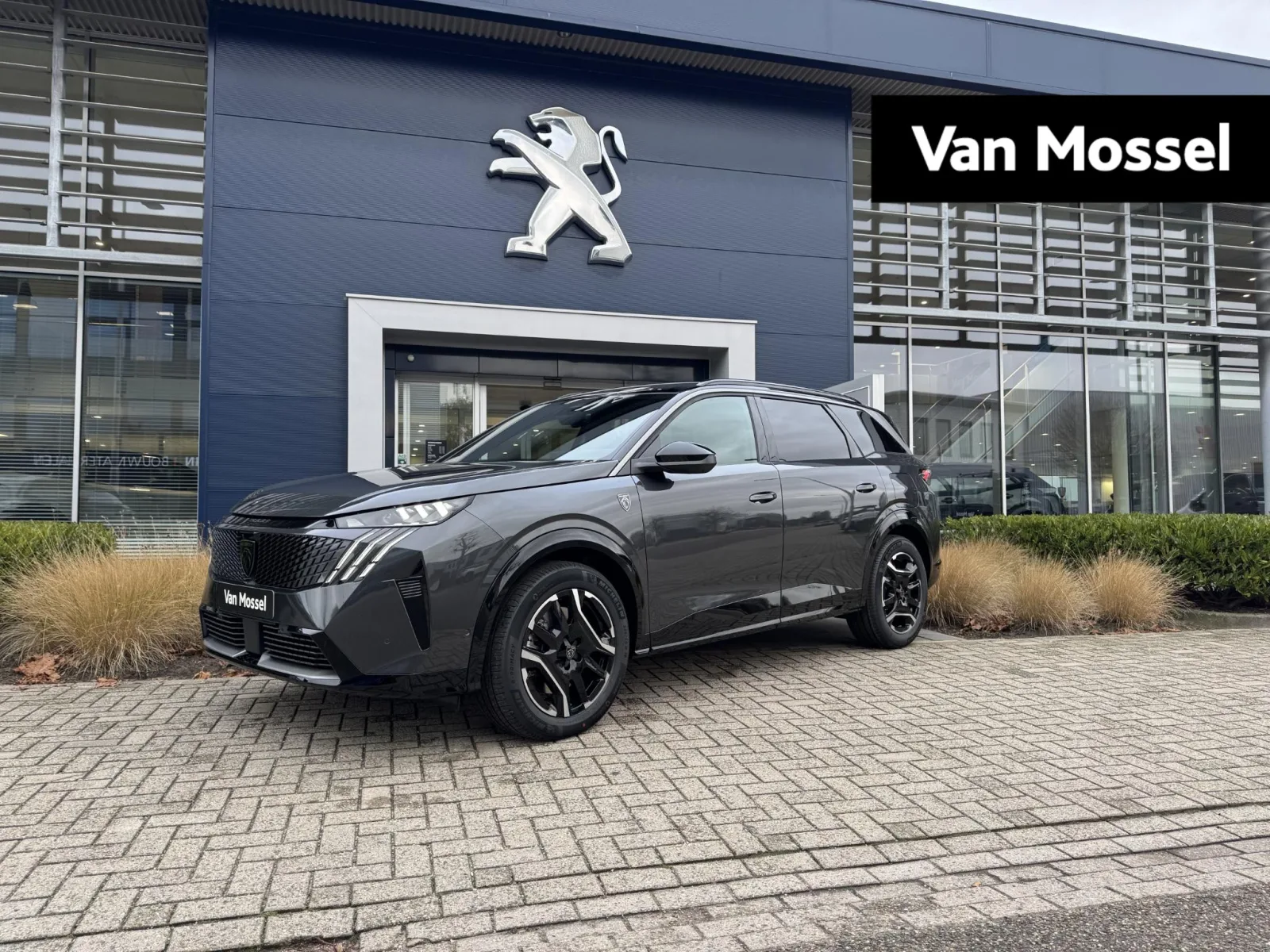 Peugeot E-5008 (2025) — foto 1