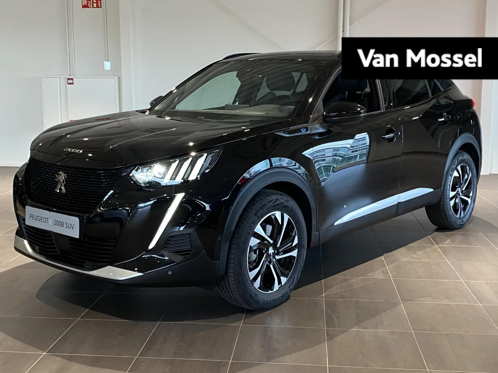 Peugeot e-2008 (2023) — foto 1