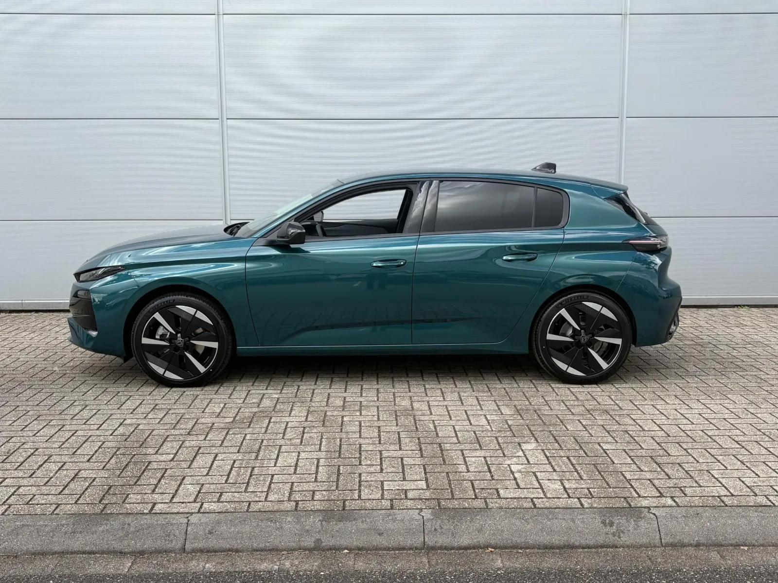 Peugeot e-308 (2026) — foto 1