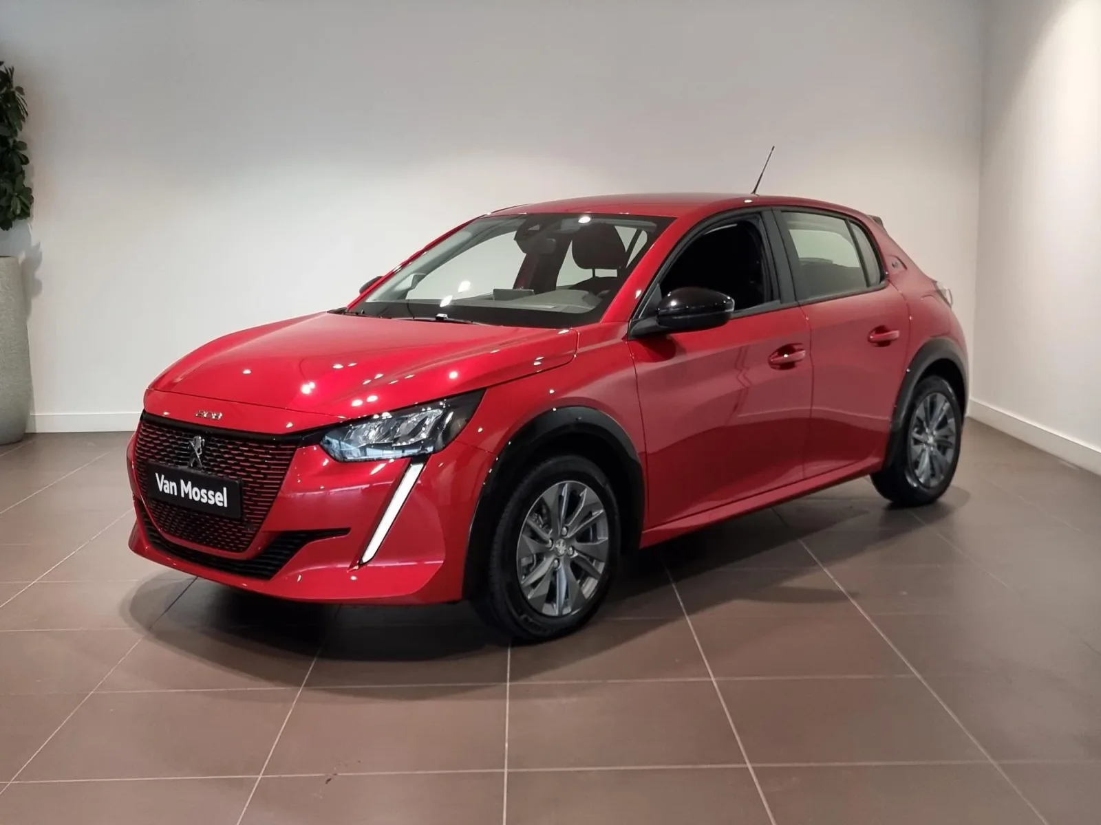 Peugeot e-208 (2023) — foto 1