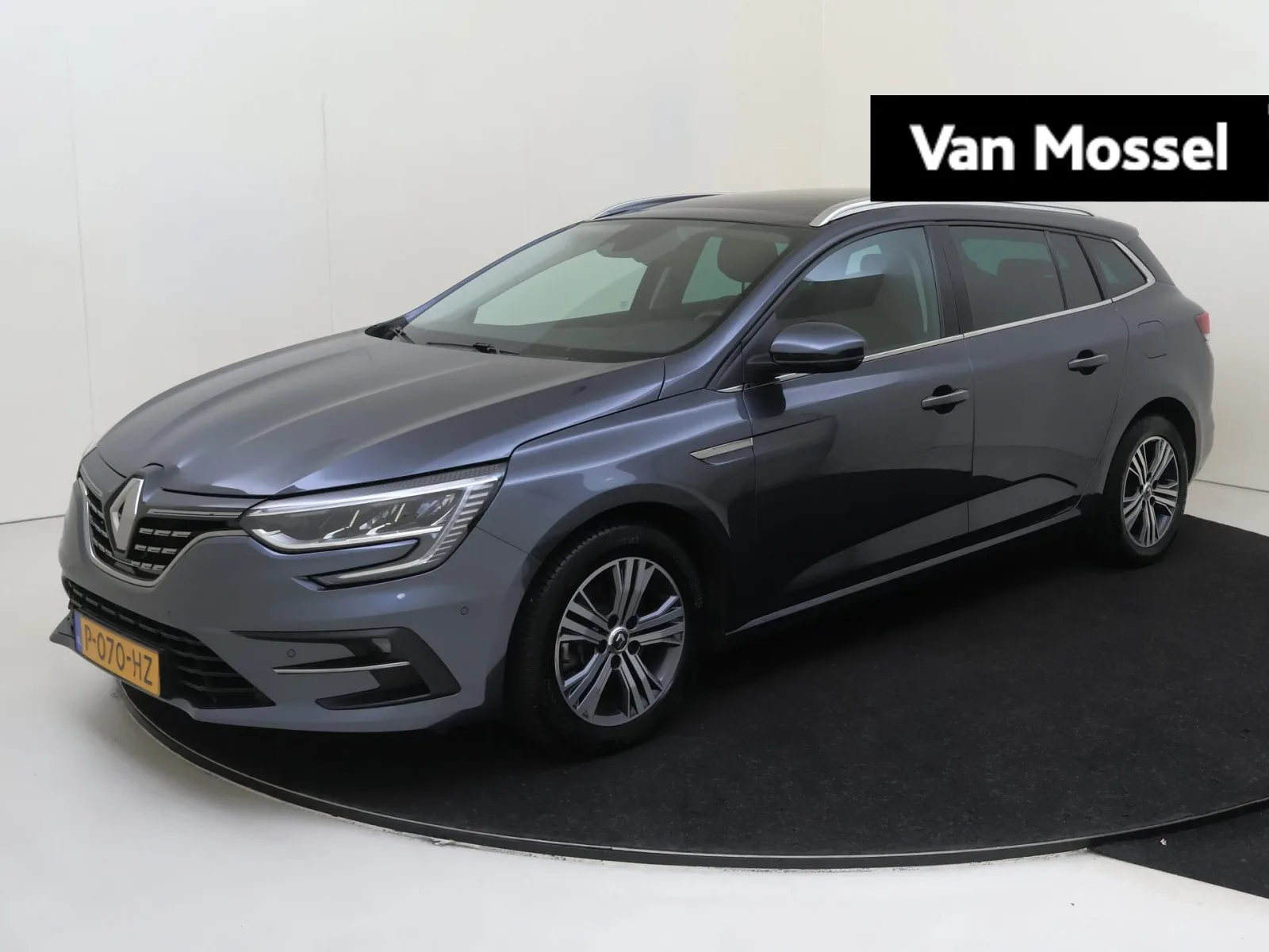 Renault Mégane E-Tech (2022) — foto 1
