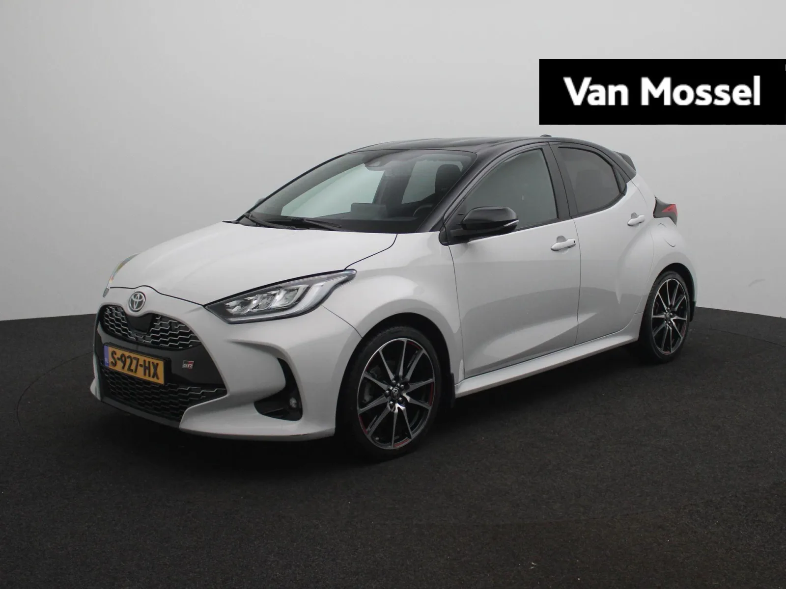 Toyota Yaris (2022) — foto 1