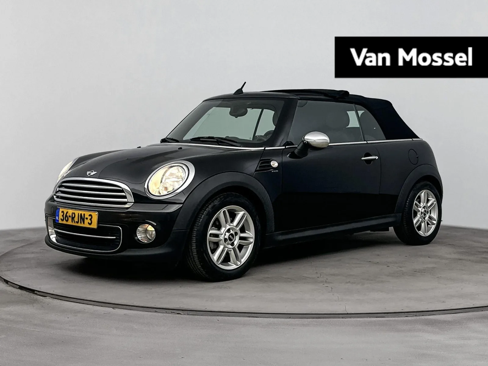 MINI Cabrio (2011) — foto 1