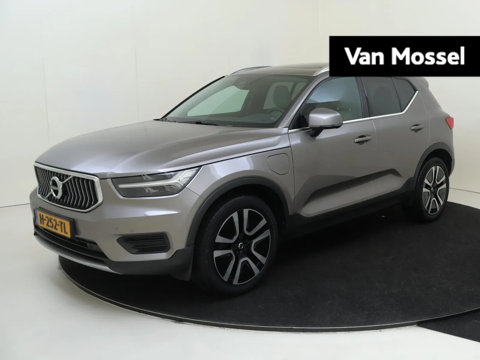 Volvo XC40 (2020) — foto 1