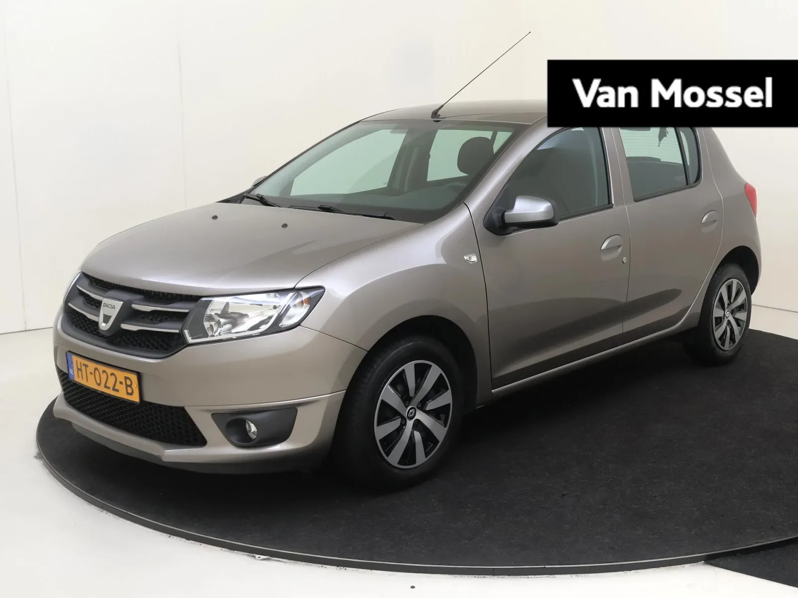 Dacia Sandero (2016) — foto 1