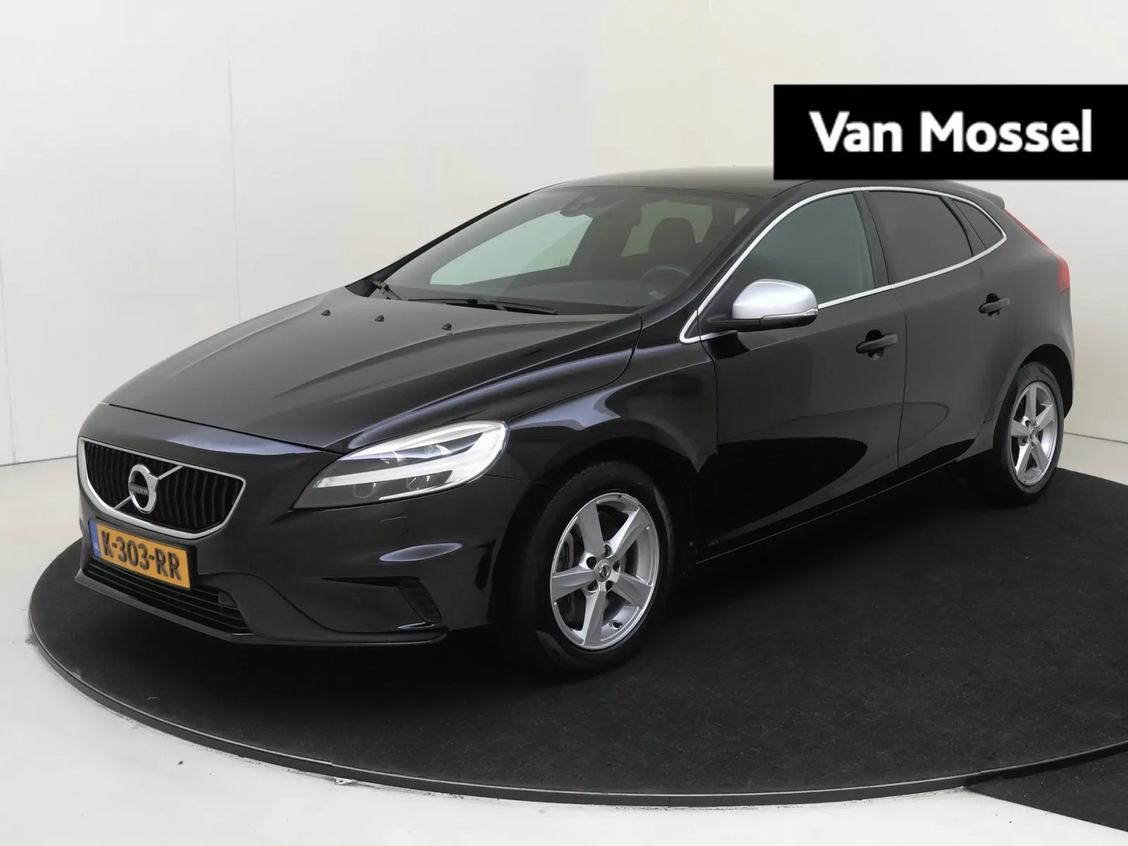Volvo V40 (2019) — foto 1