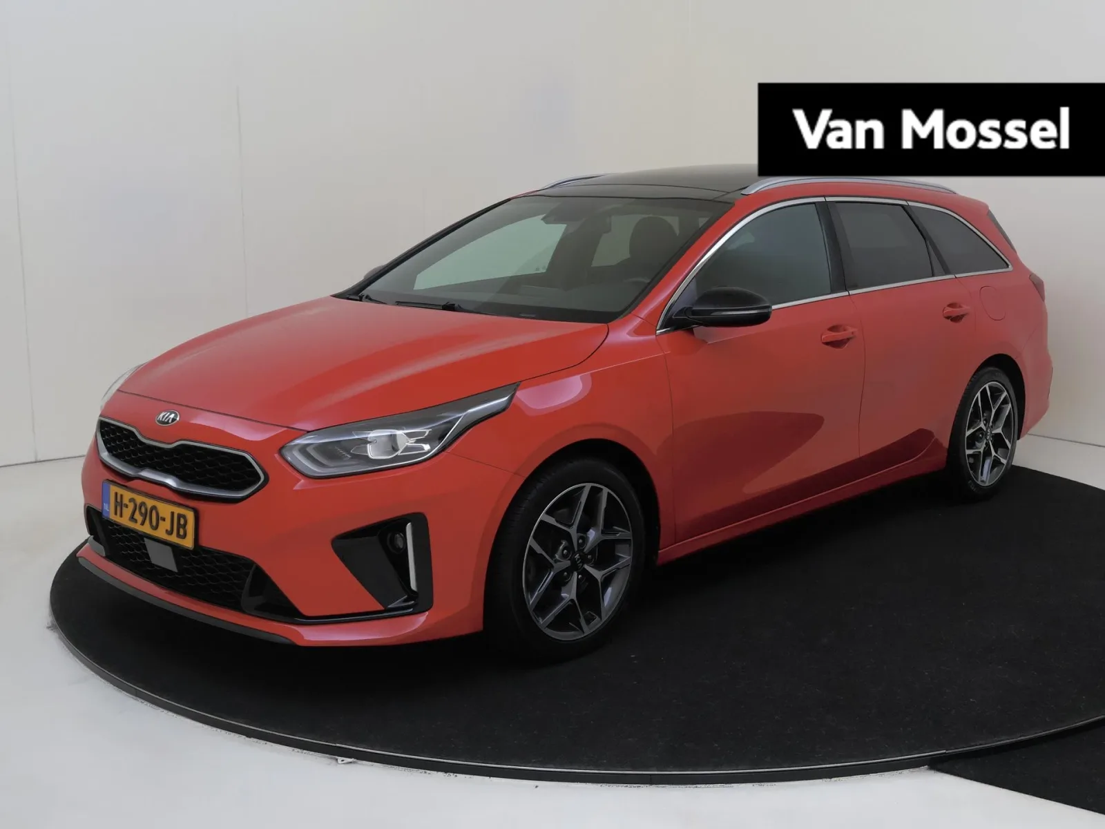 Kia Ceed Sportswagon (2020) — foto 1
