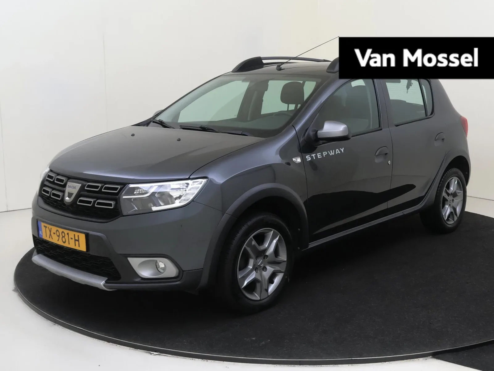 Dacia Sandero Stepway (2018) — foto 1