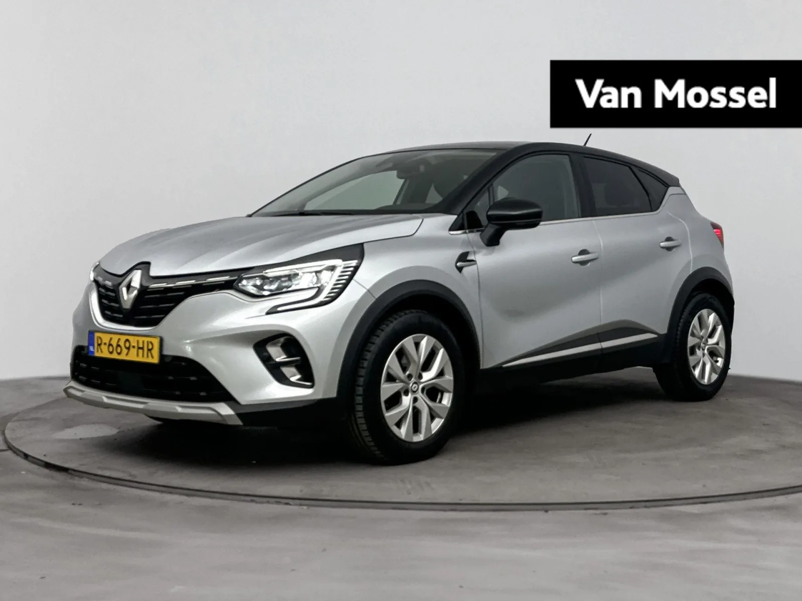 Renault Captur (2022) — foto 1