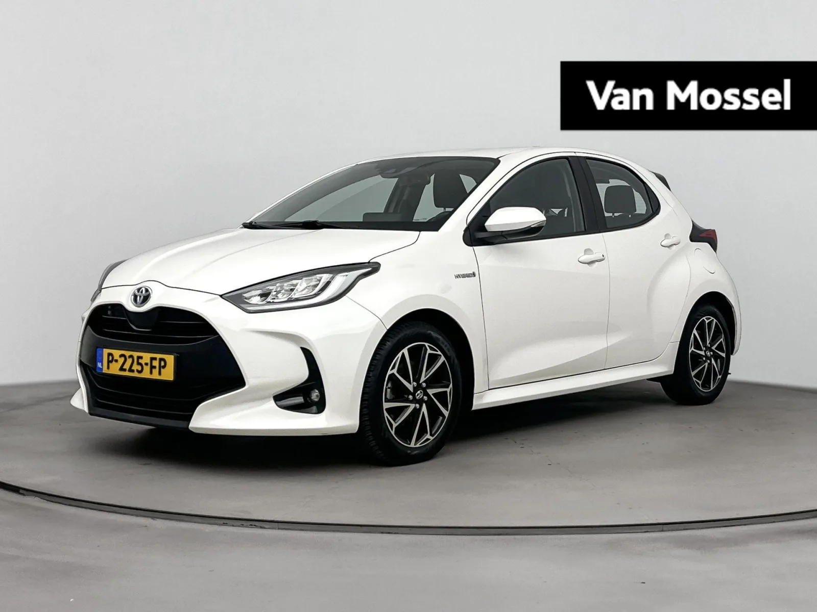 Toyota Yaris (2021) — foto 1