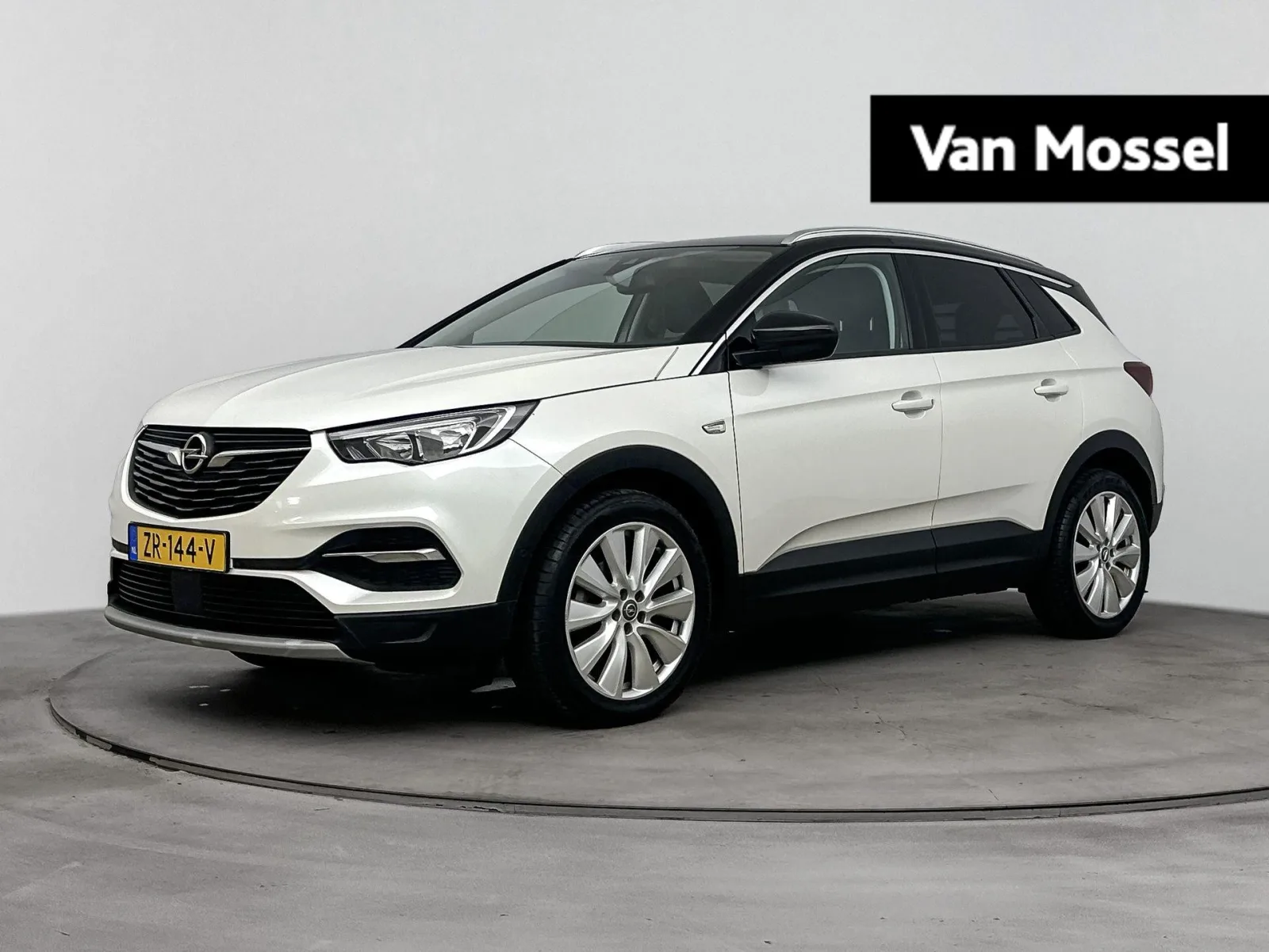 Opel Grandland X (2019) — foto 1