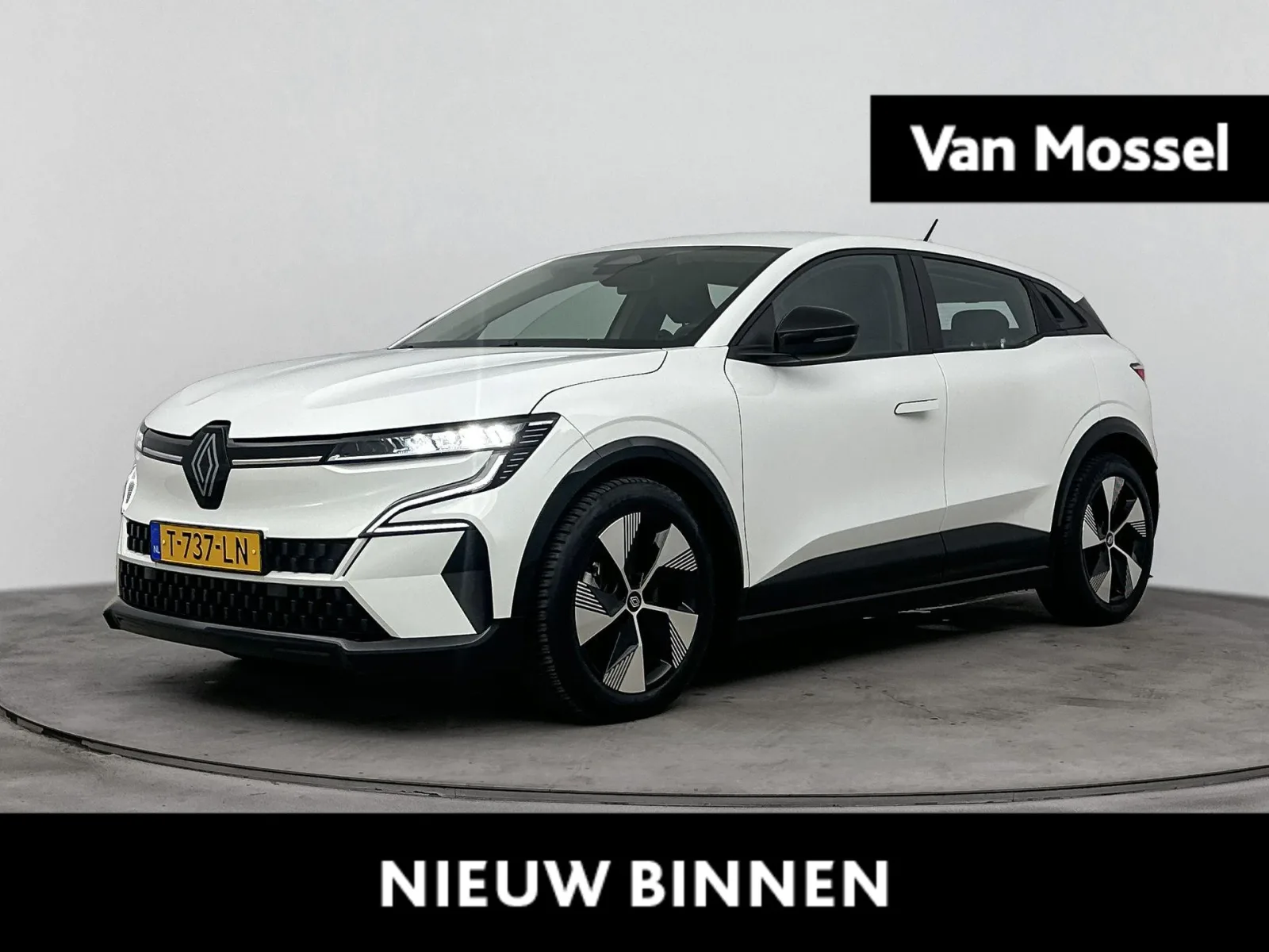 Renault Mégane E-Tech (2023) — foto 1