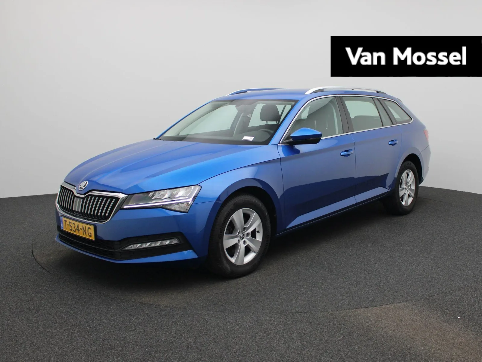 Škoda Superb (2023) — foto 1