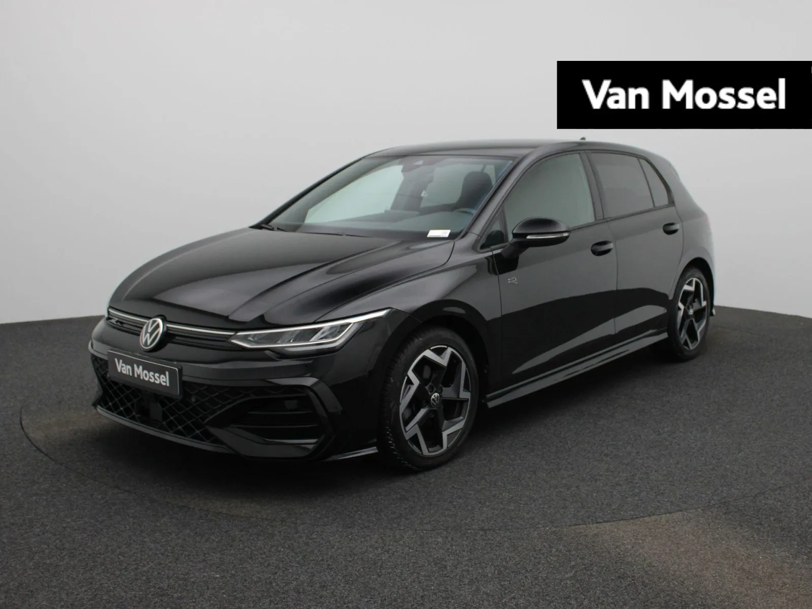 Volkswagen Golf (2025) — foto 1