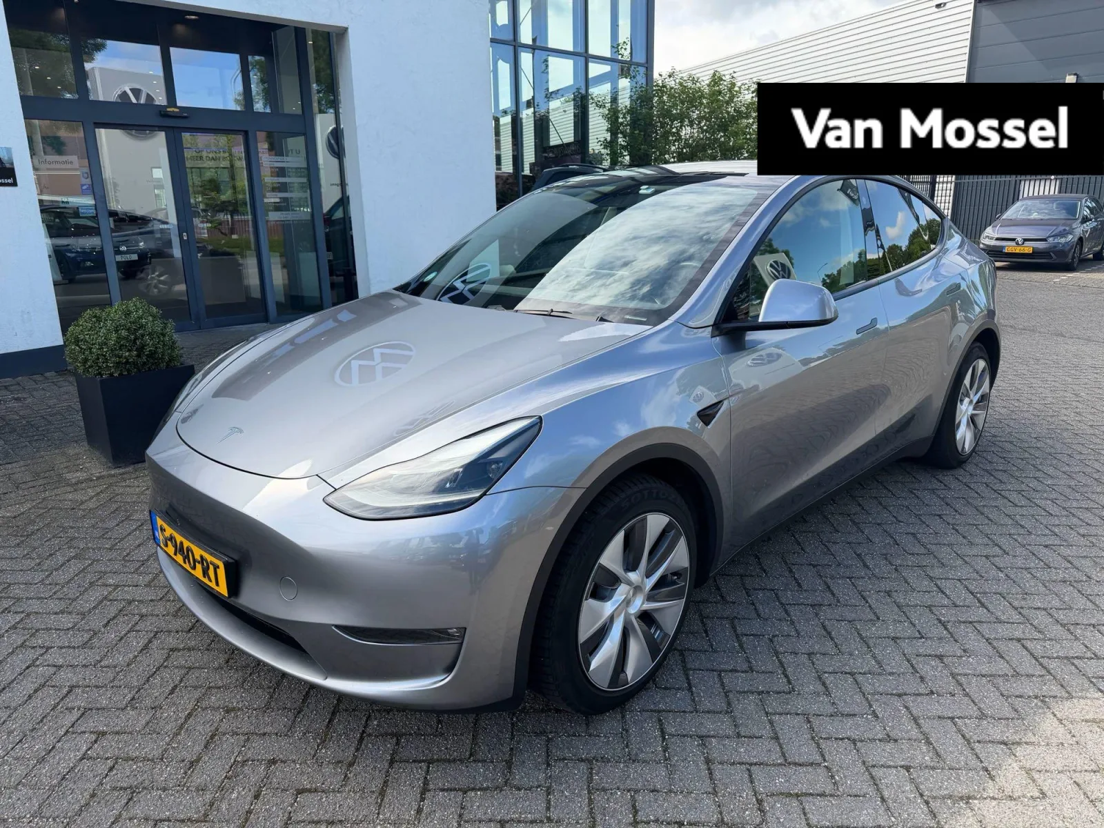 Tesla Model Y (2023) — foto 1