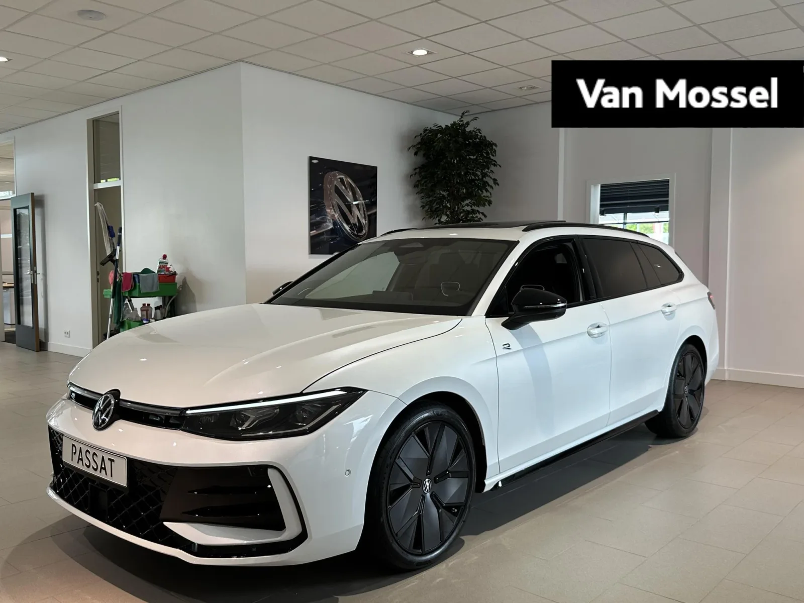 Volkswagen Passat (2025) — foto 1