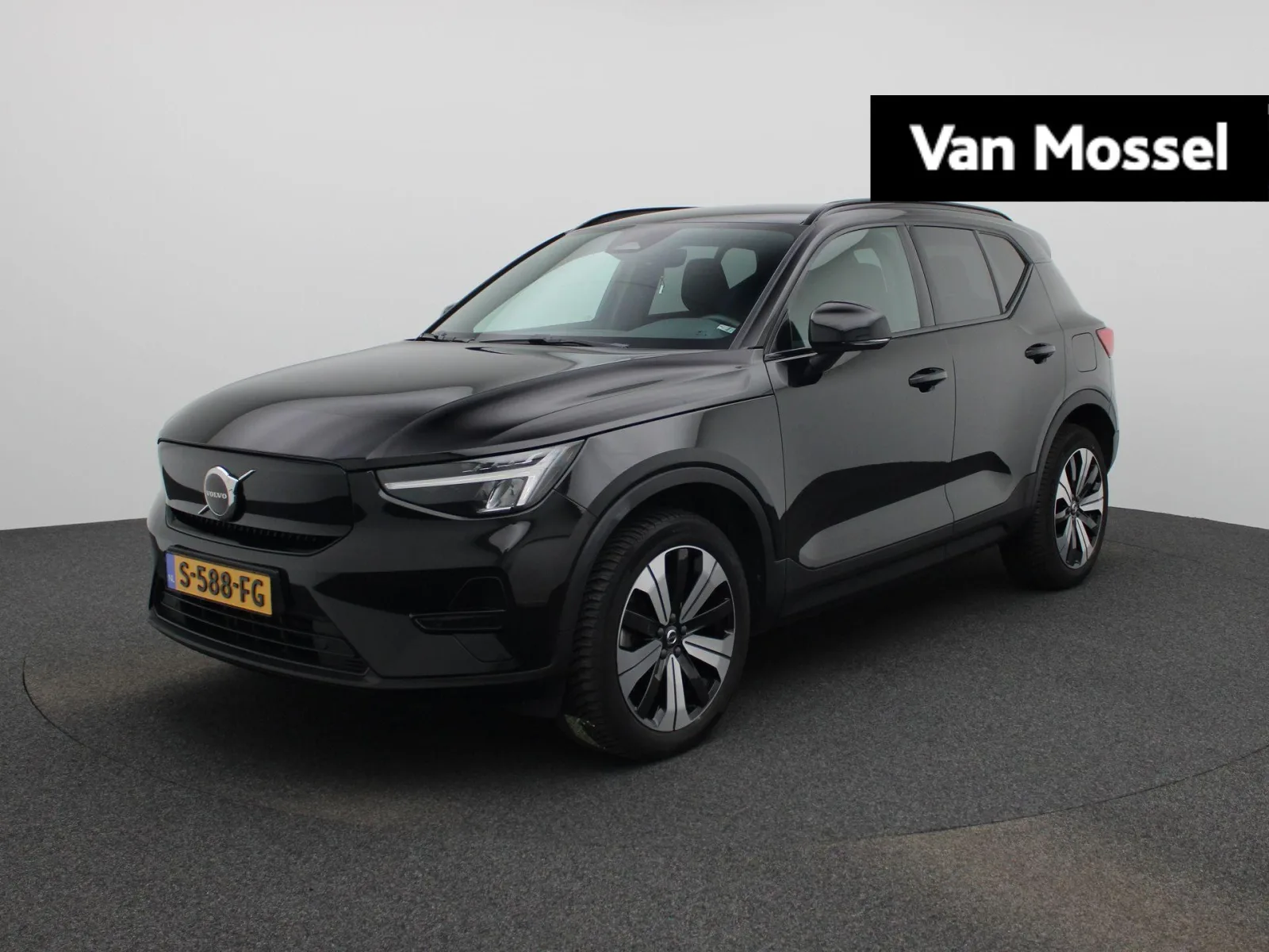 Volvo XC40 (2023) — foto 1