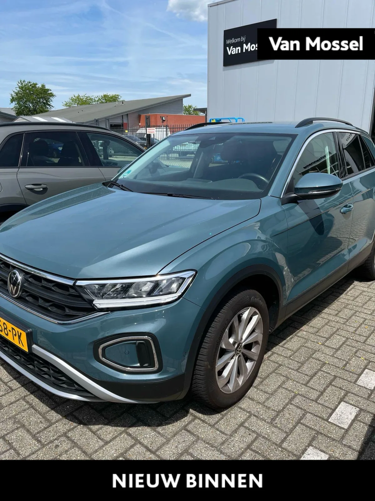 Volkswagen T-Roc (2024) — foto 1