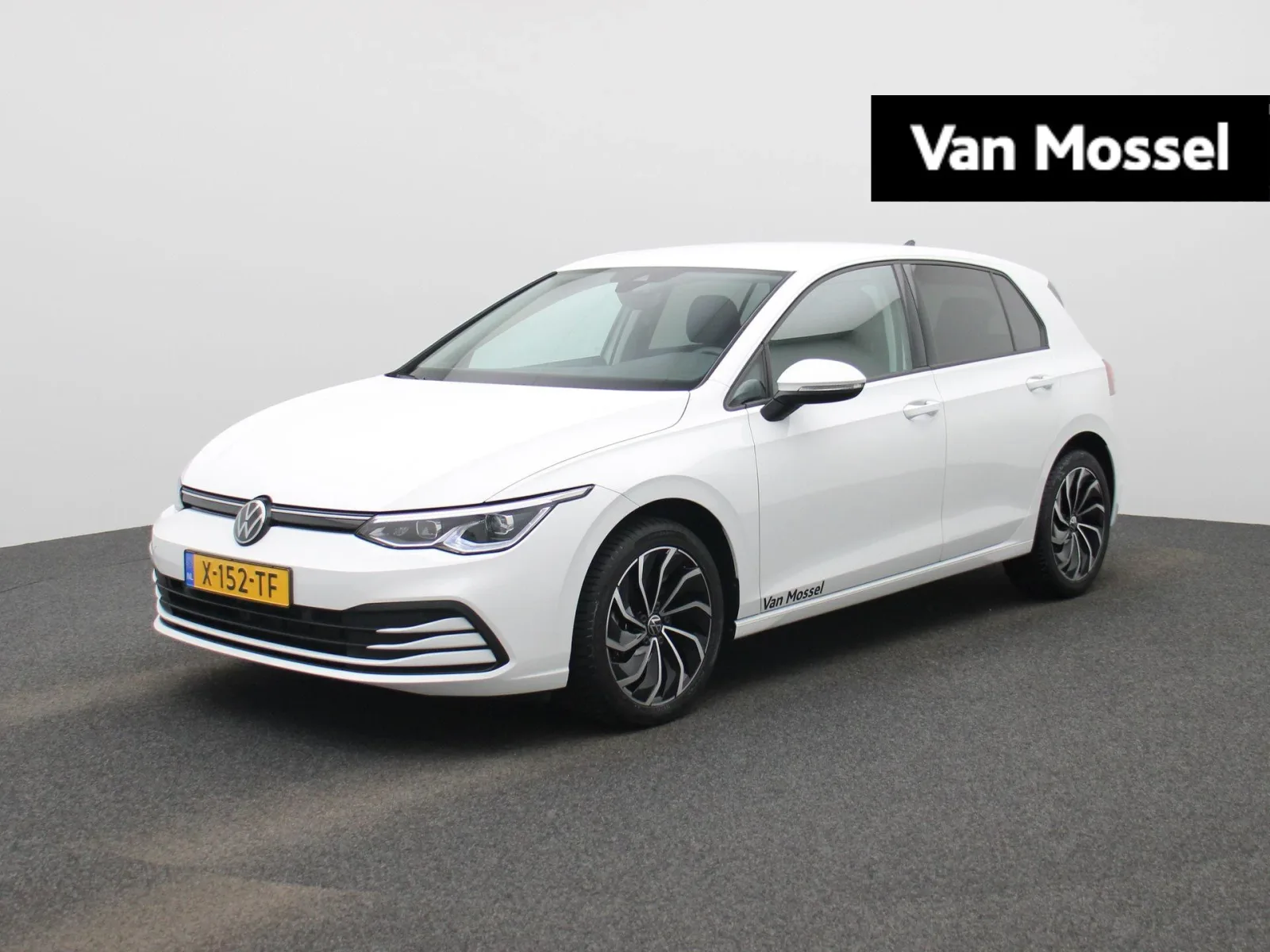 Volkswagen Golf (2024) — foto 1