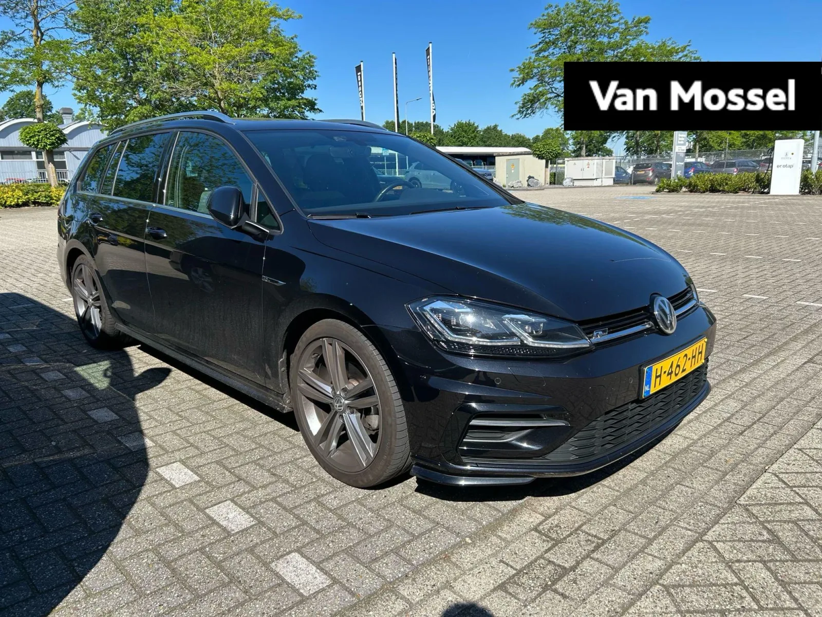 Volkswagen Golf (2020) — foto 1
