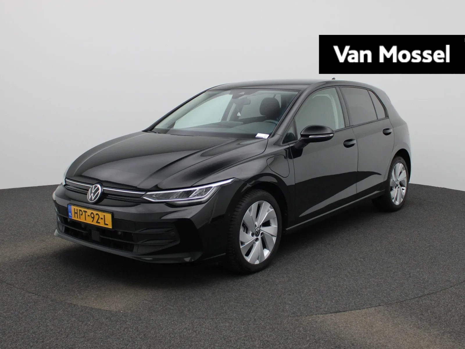 Volkswagen Golf (2025) — foto 1