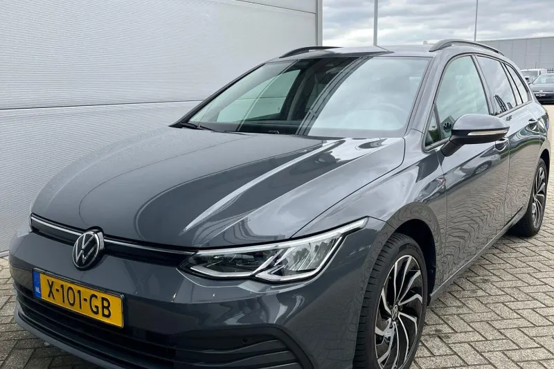 Volkswagen Golf (2023)