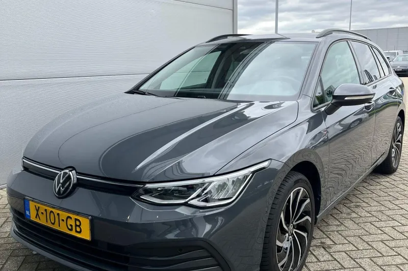 Volkswagen Golf (2023)