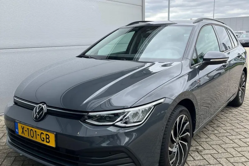 Volkswagen Golf (2023)