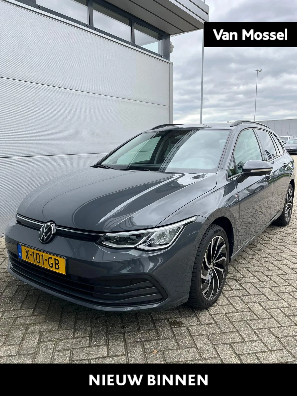 Volkswagen Golf (2023) — foto 1