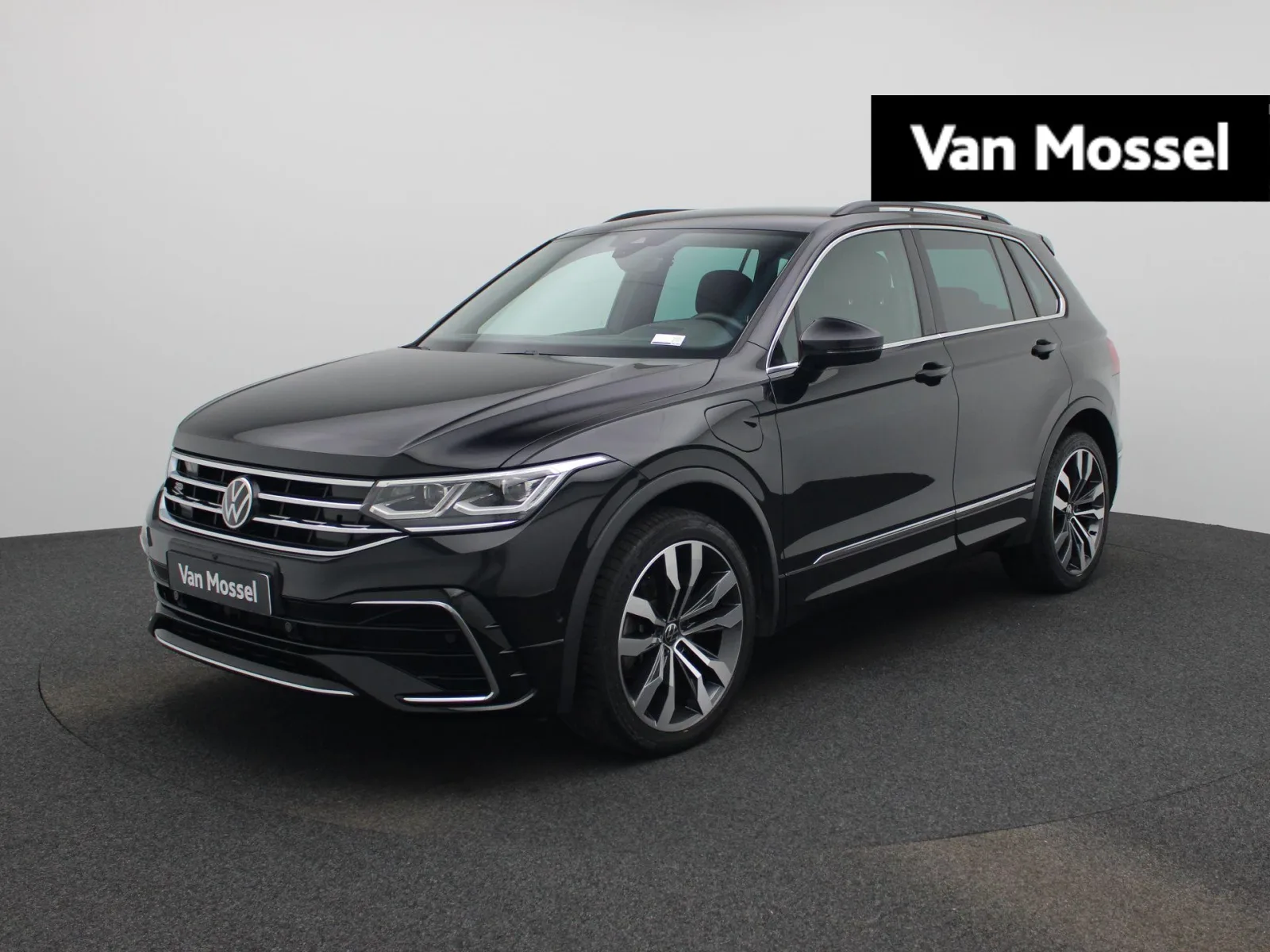 Volkswagen Tiguan (2022) — foto 1