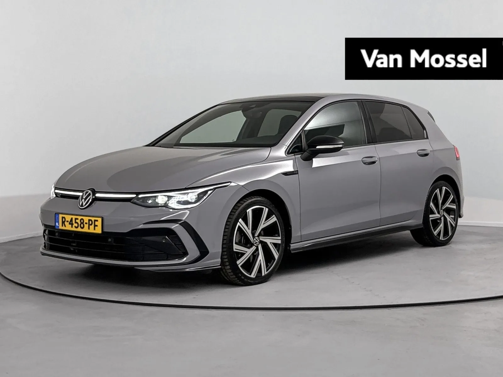 Volkswagen Golf (2022) — foto 1