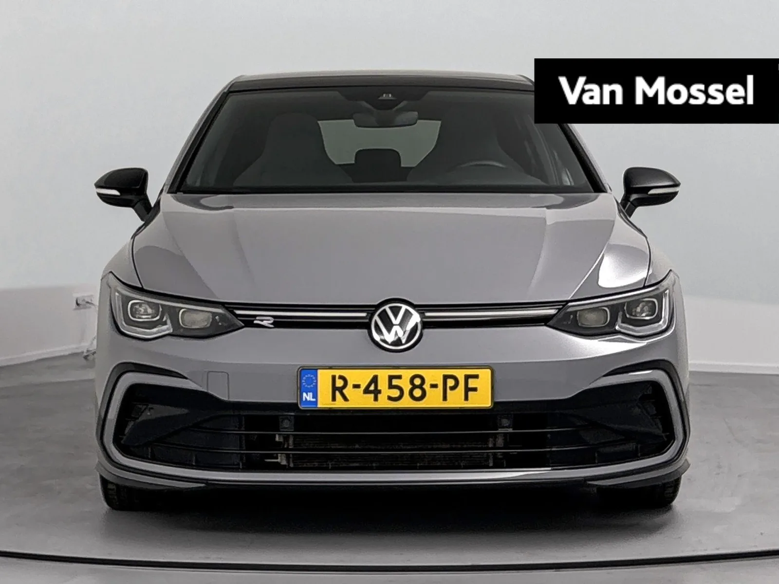 Volkswagen Golf (2022) — foto 1
