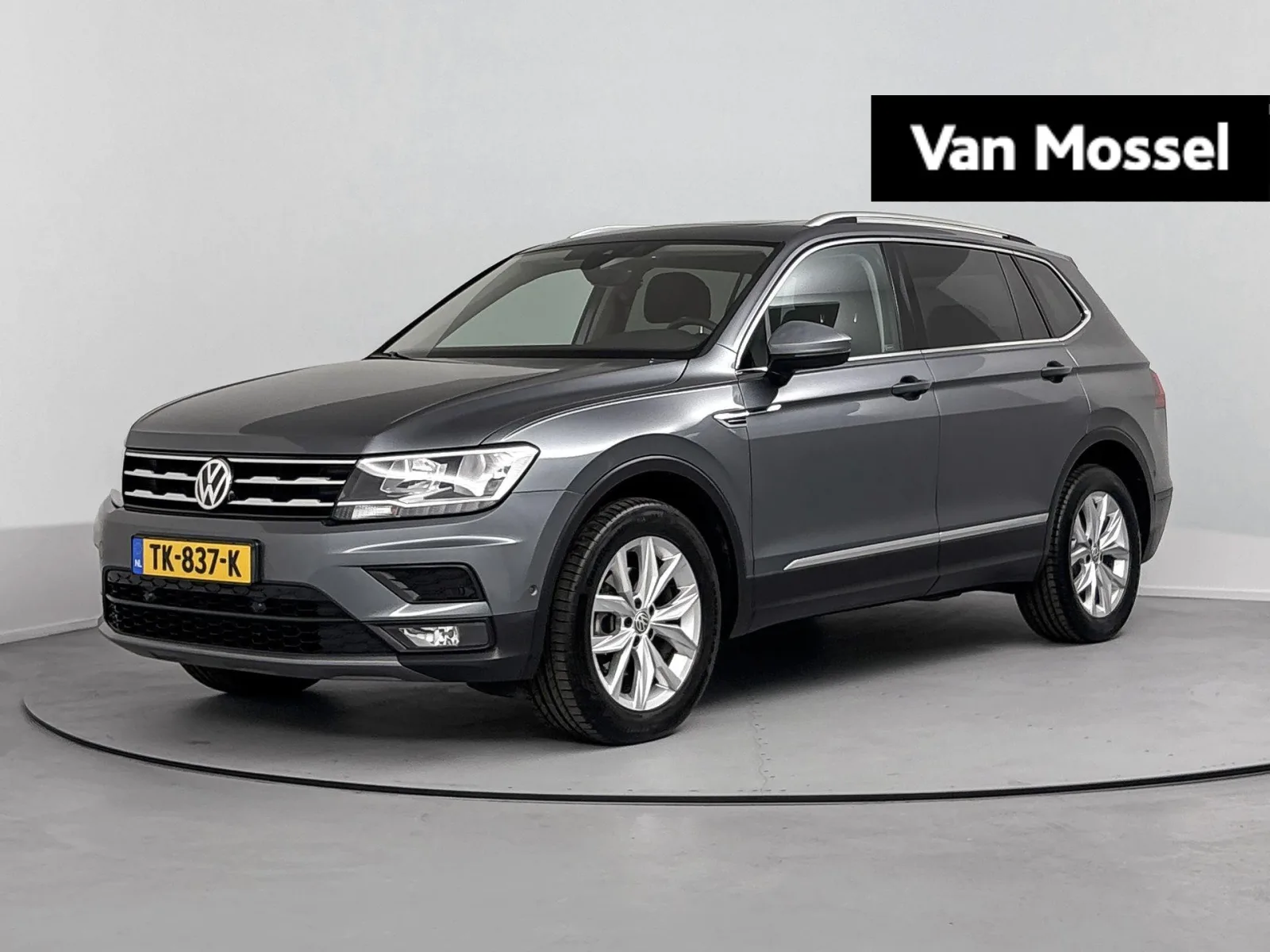 Volkswagen Tiguan (2018) — foto 1