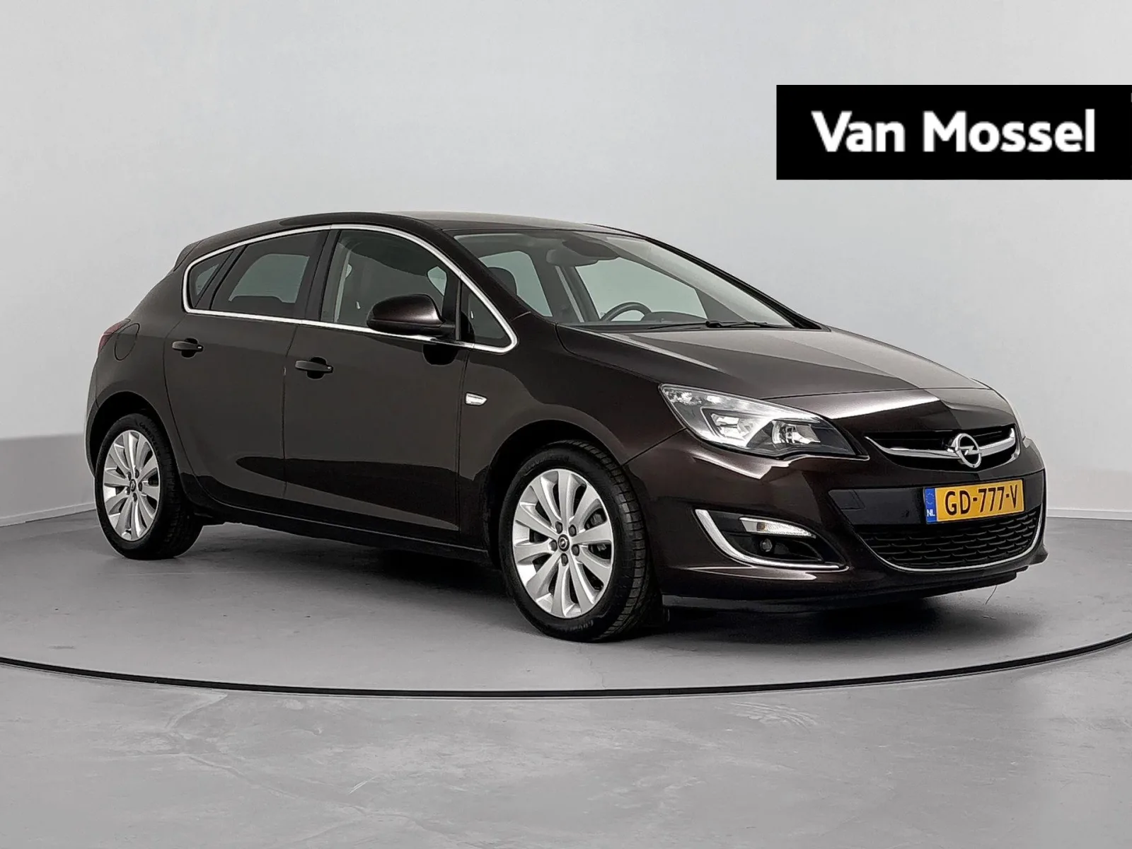 Opel Astra (2014) — foto 1