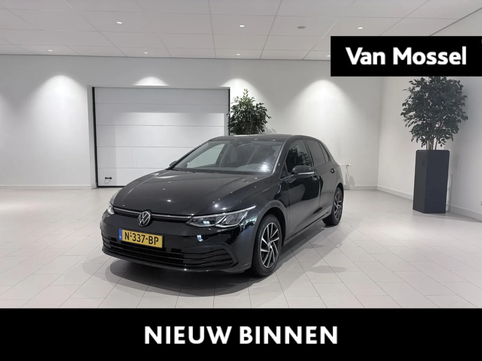 Volkswagen Golf (2021) — foto 1
