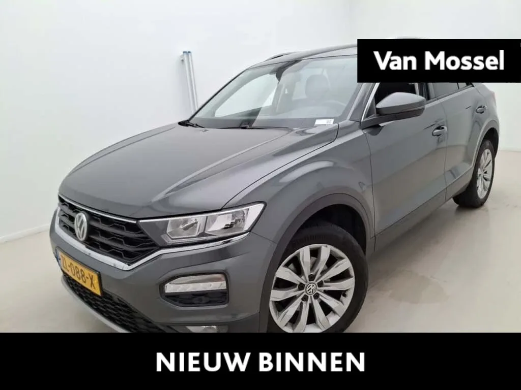 Volkswagen T-Roc (2019) — foto 1
