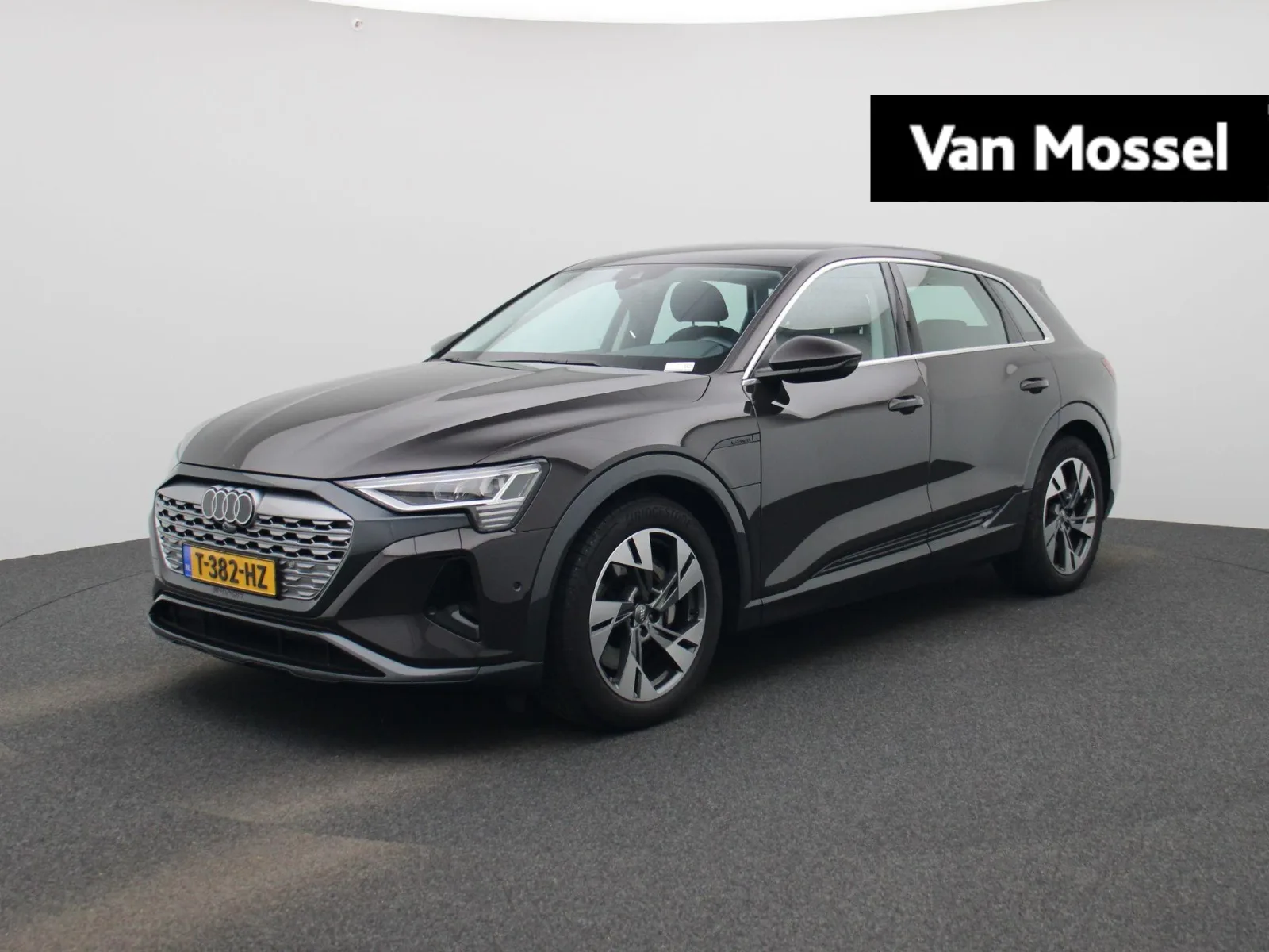 Audi Q8 e-tron (2023) — foto 1
