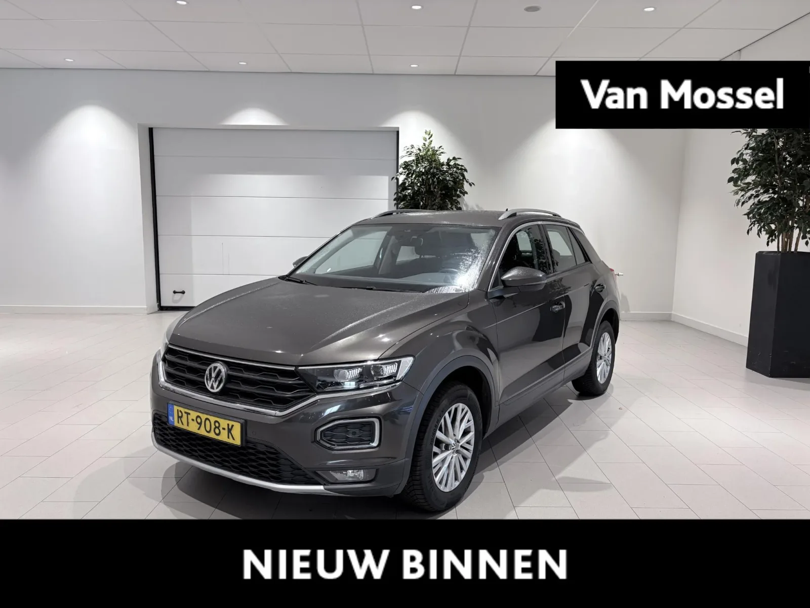 Volkswagen T-Roc (2018) — foto 1
