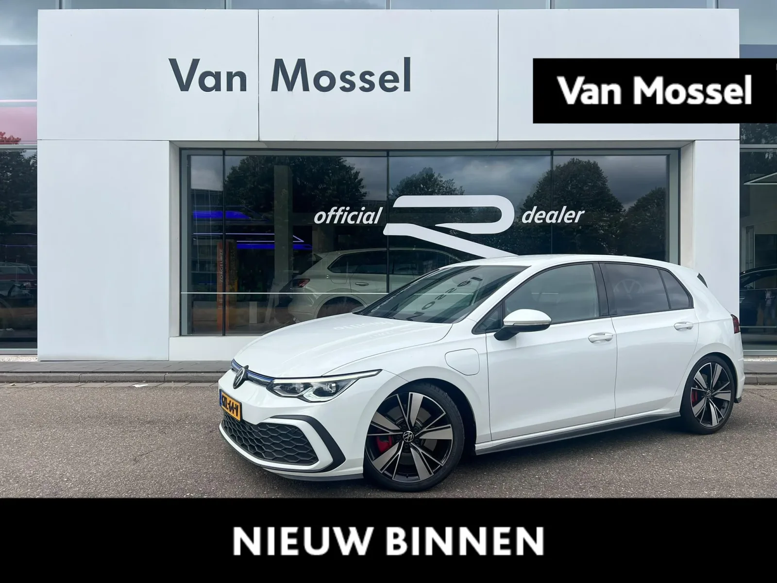 Volkswagen Golf (2021) — foto 1