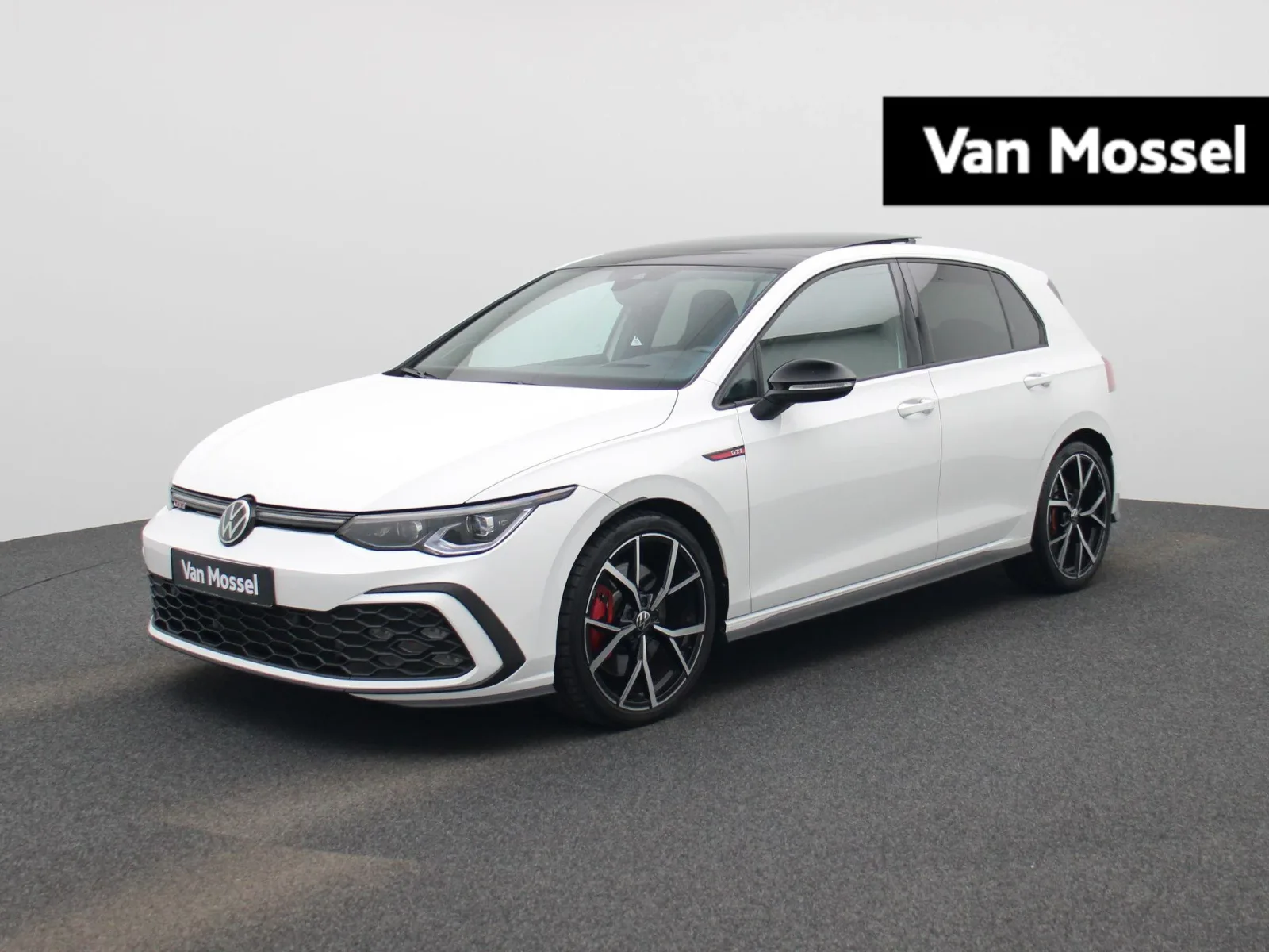 Volkswagen Golf (2023) — foto 1