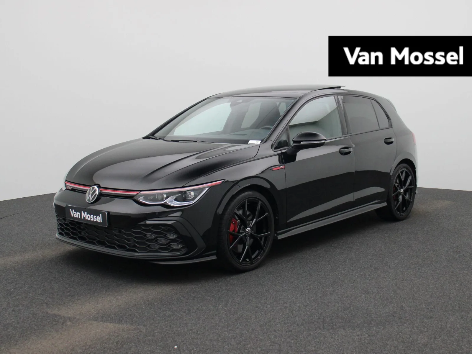 Volkswagen Golf (2022) — foto 1