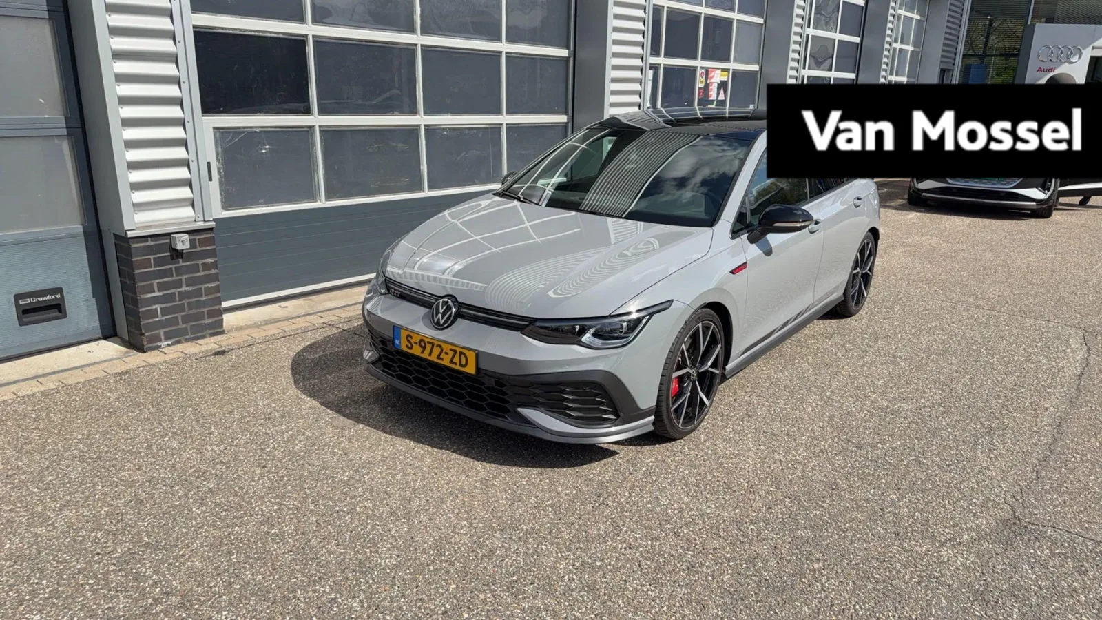 Volkswagen Golf (2022) — foto 1