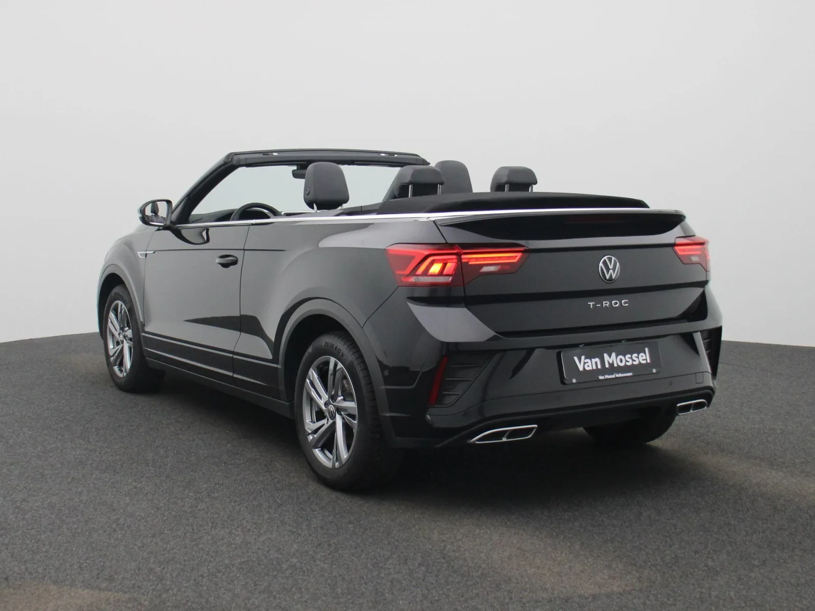 Volkswagen T-Roc (2025) — foto 1