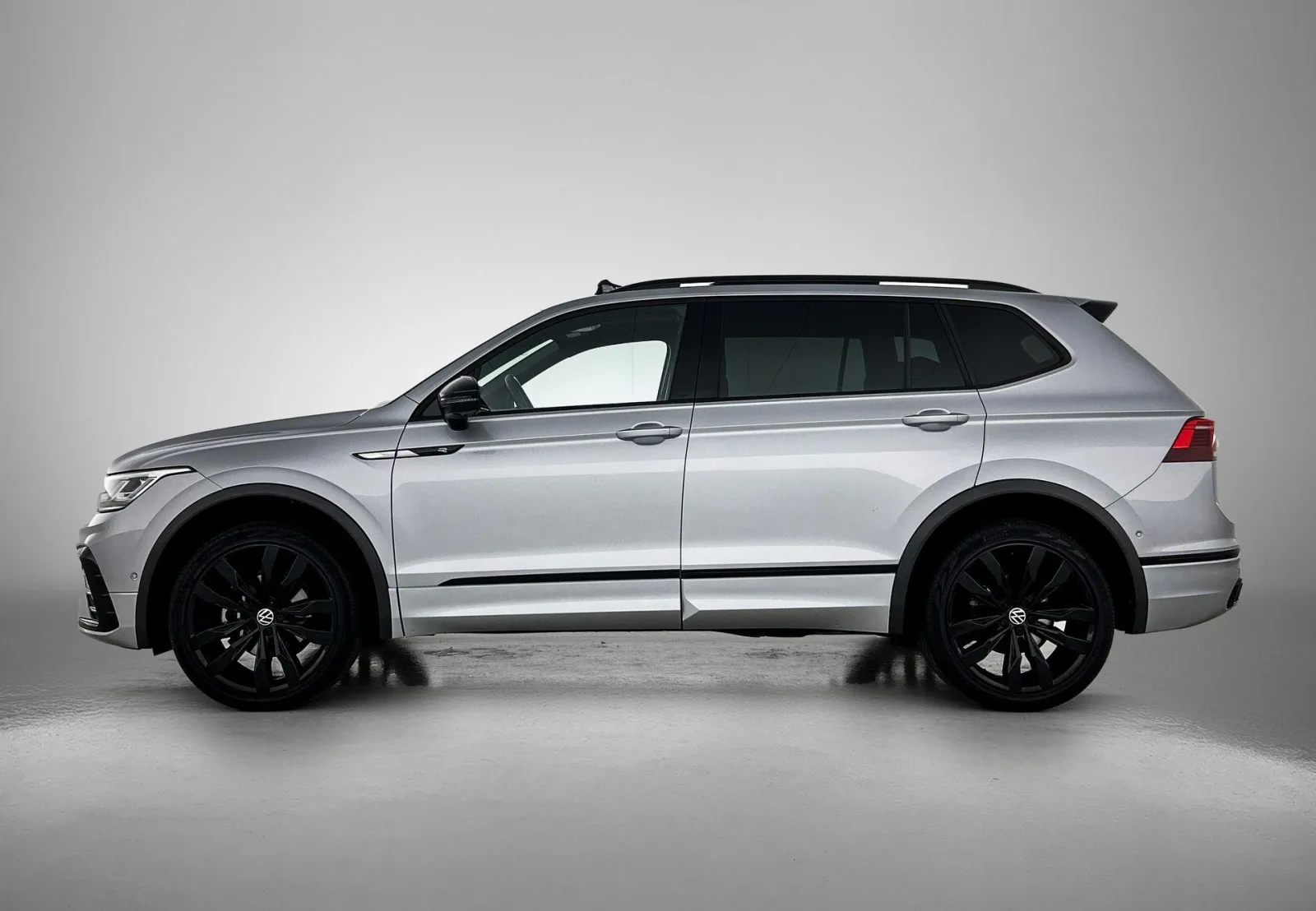 Volkswagen Tiguan (2022) — foto 1