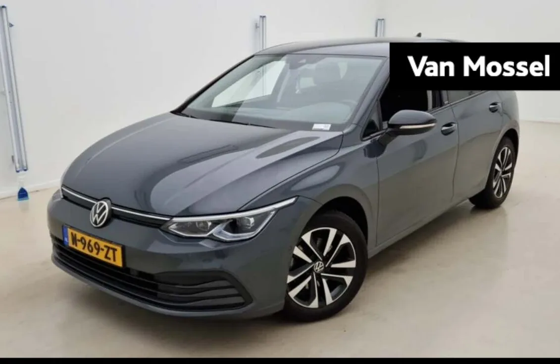 Volkswagen Golf (2020) — foto 1