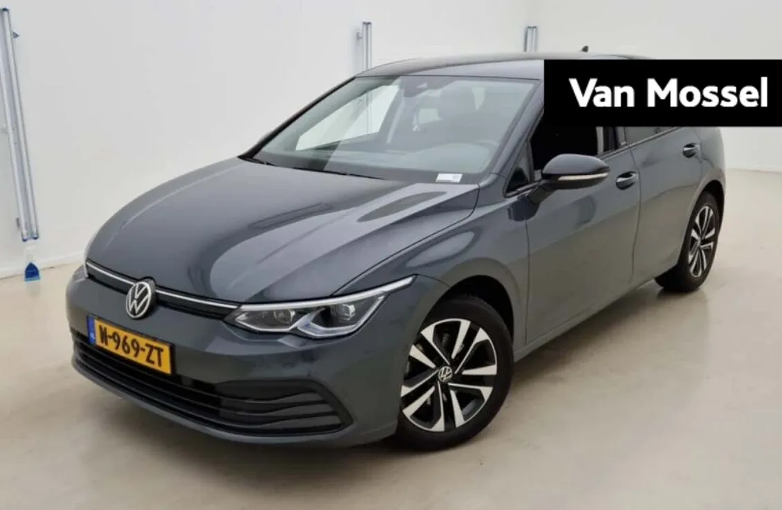 Volkswagen Golf (2020) — foto 1