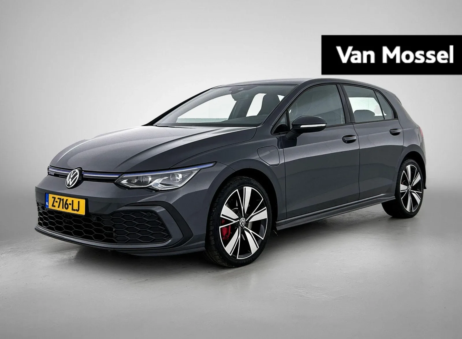 Volkswagen Golf (2022) — foto 1